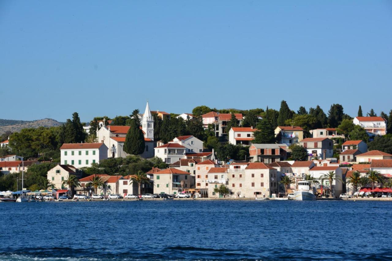 Lastin Dvor Rogoznica  Extérieur photo